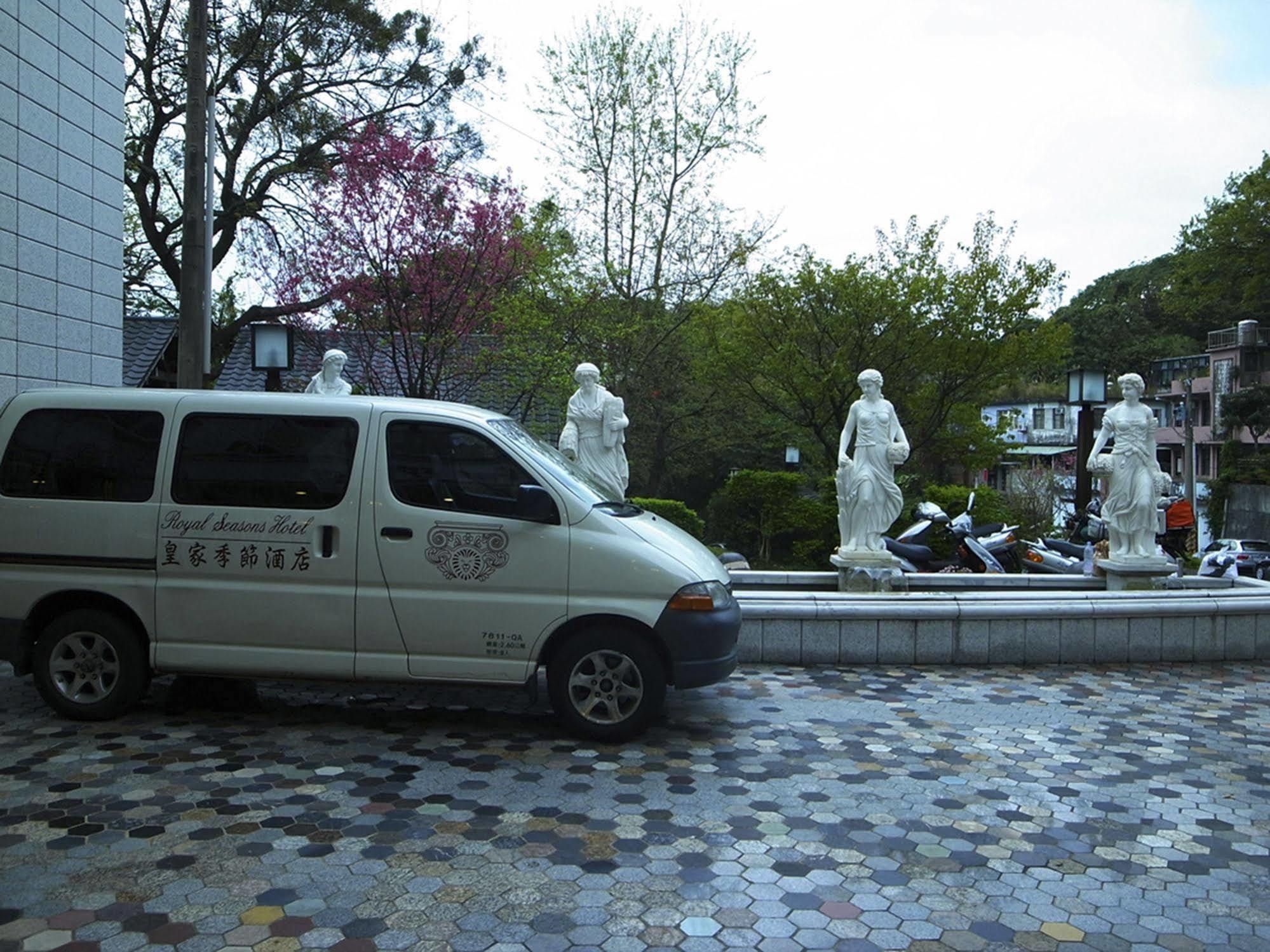 Royal Seasons Hotel Beitou Taipeh Exterior foto