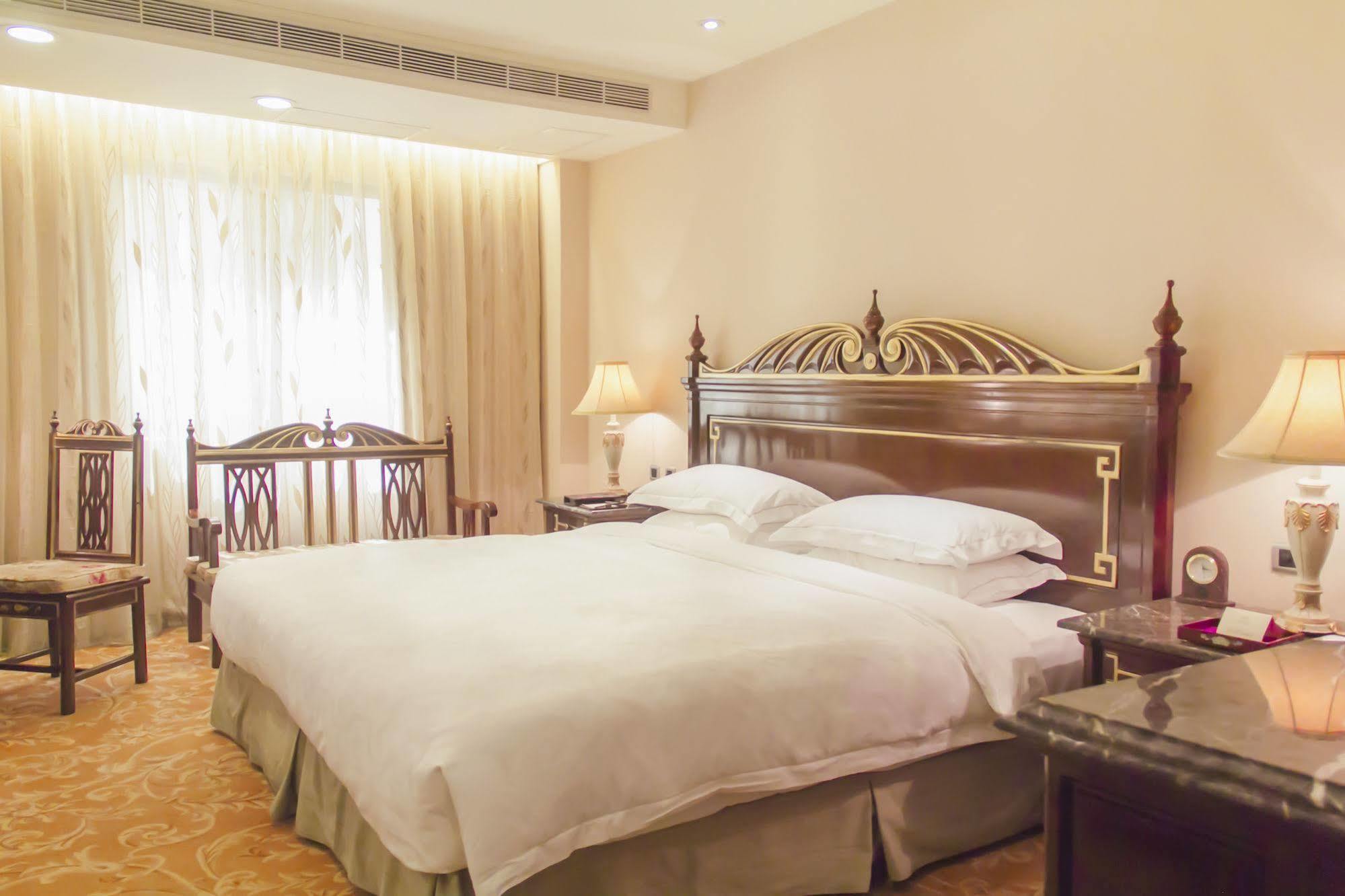 Royal Seasons Hotel Beitou Taipeh Exterior foto